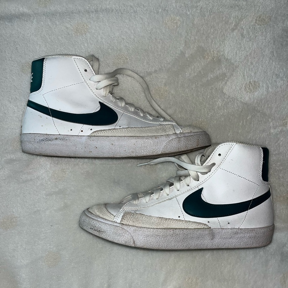Nike Blazer Women’s Size 8 -White and Dark Green